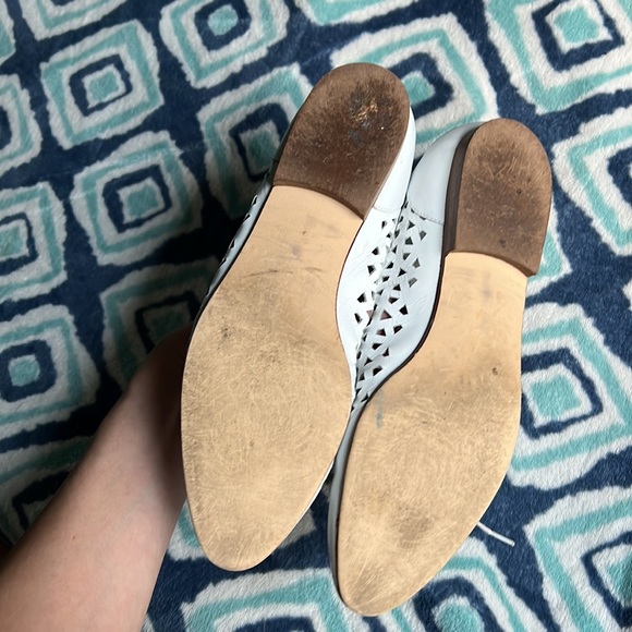 Bandolino White Flats - Picture 2 of 7